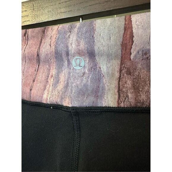 Lululemon Cropped Workout Activewear Leggings Size 6 - Picture 6 of 6